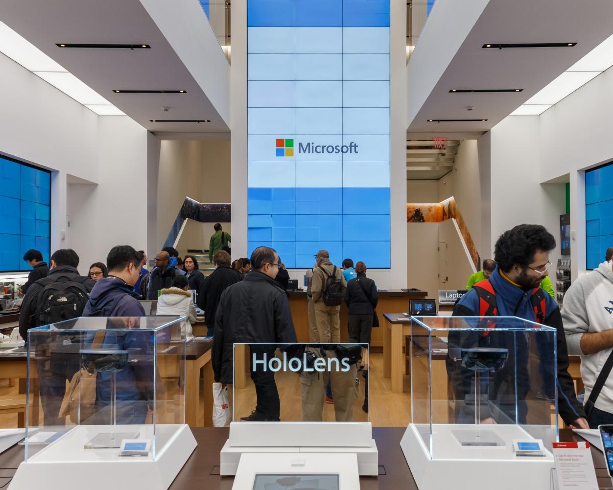 Microsoft закрывает все свои розничные магазины