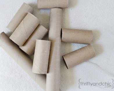Как из «ничего» сделать гирлянды для украшения комнаты